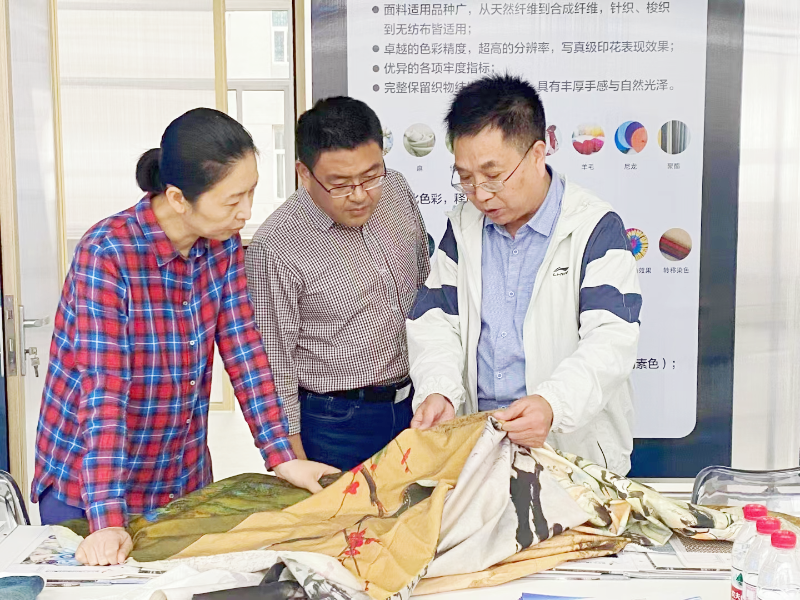 新鄉(xiāng)市副市長陳穎穎蒞臨飛鷺參觀指導(dǎo)